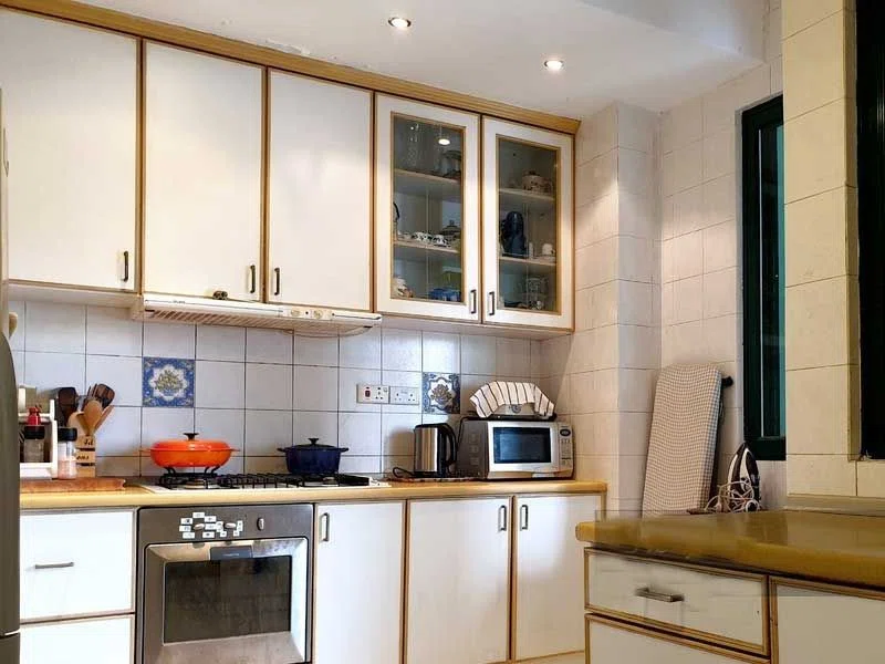 Bougainvilla Apartments kitchen