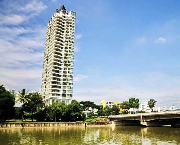 The Riverine by the Park