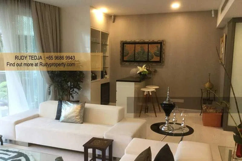 [SOLD] Condominium - 4 Bedroom at Saint Thomas Suites for Sale