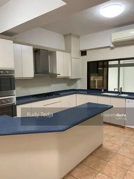 Lien Towers 4 + 1 Bedrooms - Rare Prime Exclusive Bungalow In The Air