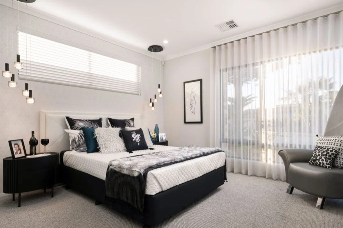 Whitby Town (4 Bed, 2 Bath, 2 Cars)